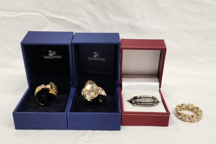 30 - Modeschmuck -Bild 1.jpg